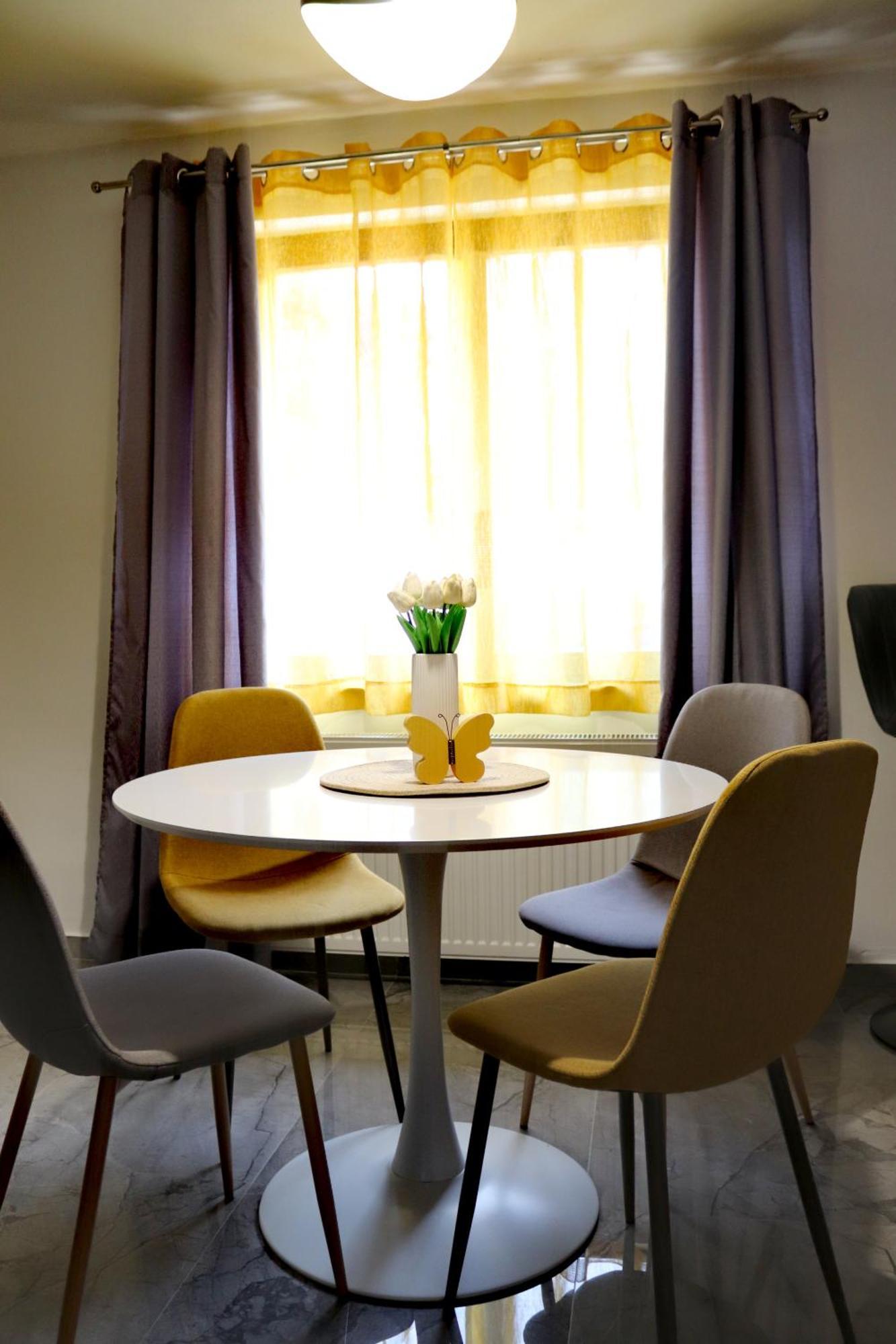 Studio Apartman Planb, Self Check In Осиек Экстерьер фото